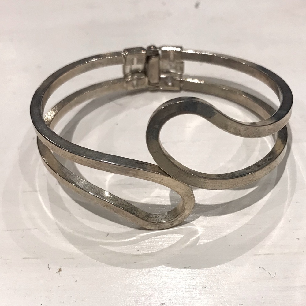 Modernist Silver Tone Hinged Bracelet